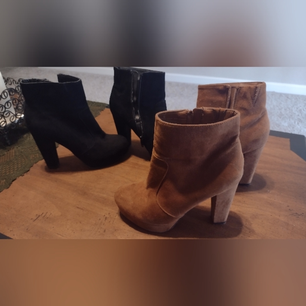 2 Pair of Mossimo Booties - Black & Camel - S6